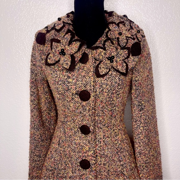 Beautiful Knit Mutlicolor Floral Coat - Picture 2 of 13